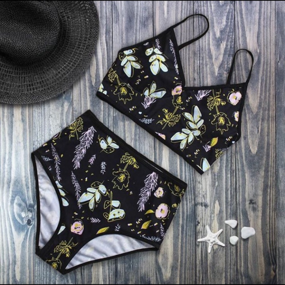 Never Worn! Super cute Floral bikini! Size XL